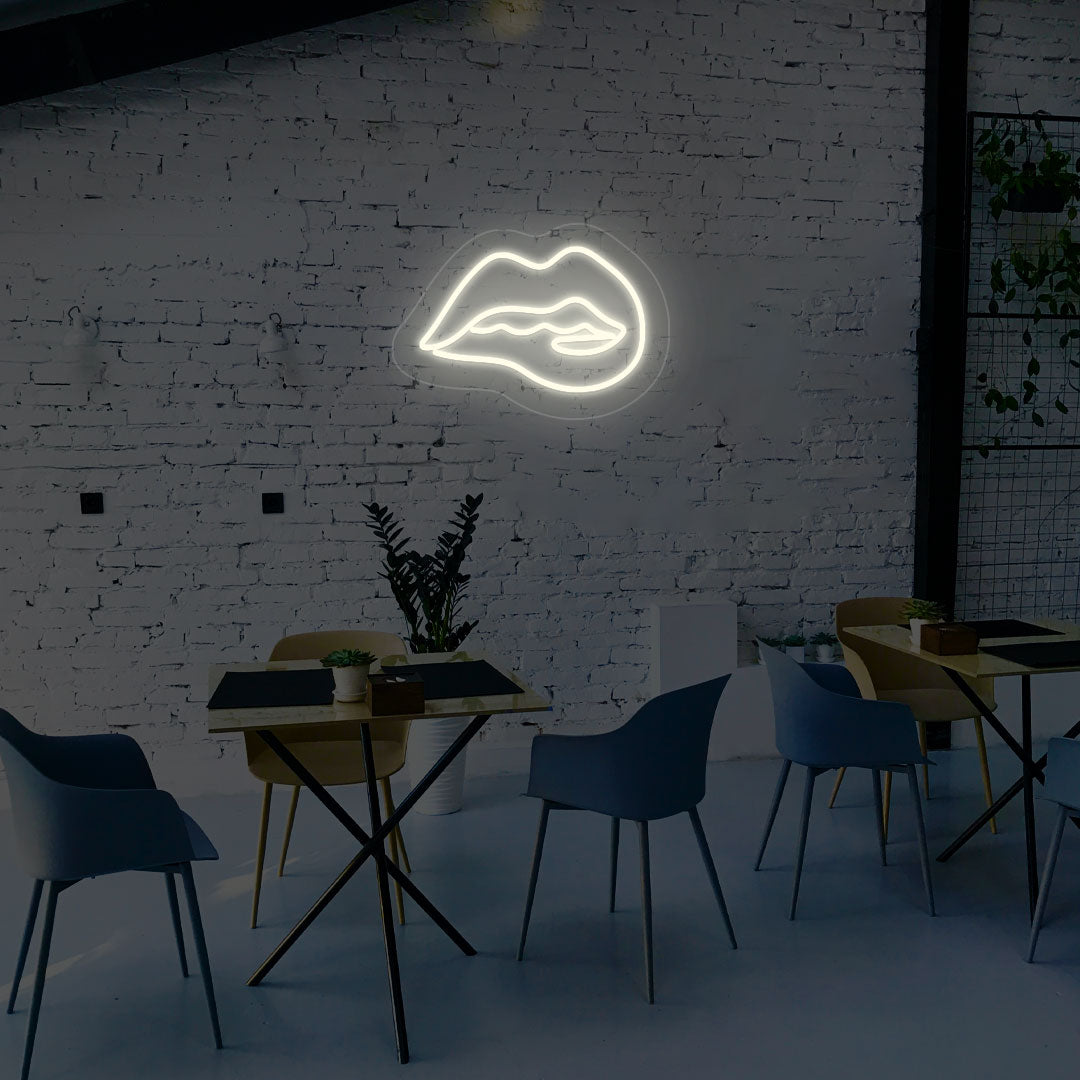 Irresistible Lips Neon Sign | Warmwhite