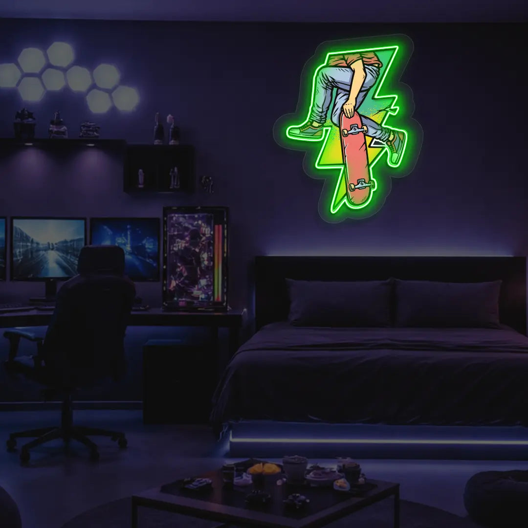 Skate Bolt Neon Artwork in Green color