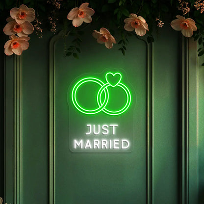 Just Married Rings Wedding Neon Sign in Green color